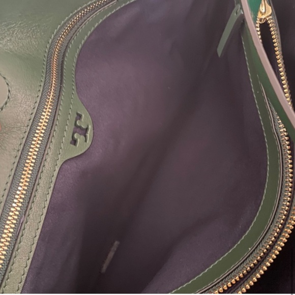 TORY BURCH GEMINI LINK CROSSBODY HOBO ADJUSTABLE PATENT LEATHER GOLD ACCENT BAG - Picture 14 of 15